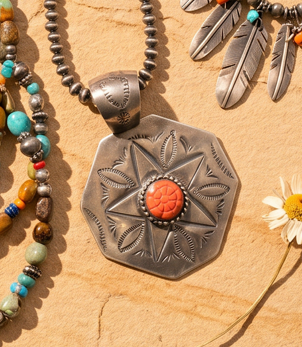 Embellished Star Engraved Spiny Oyster Necklace