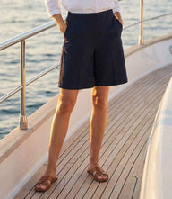 A-Line Shorts in double stretch twill with high rise and elastic waistband for comfortable warm weather wear