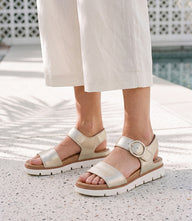 Sofft Gweneth Metallic Buckle Sandals