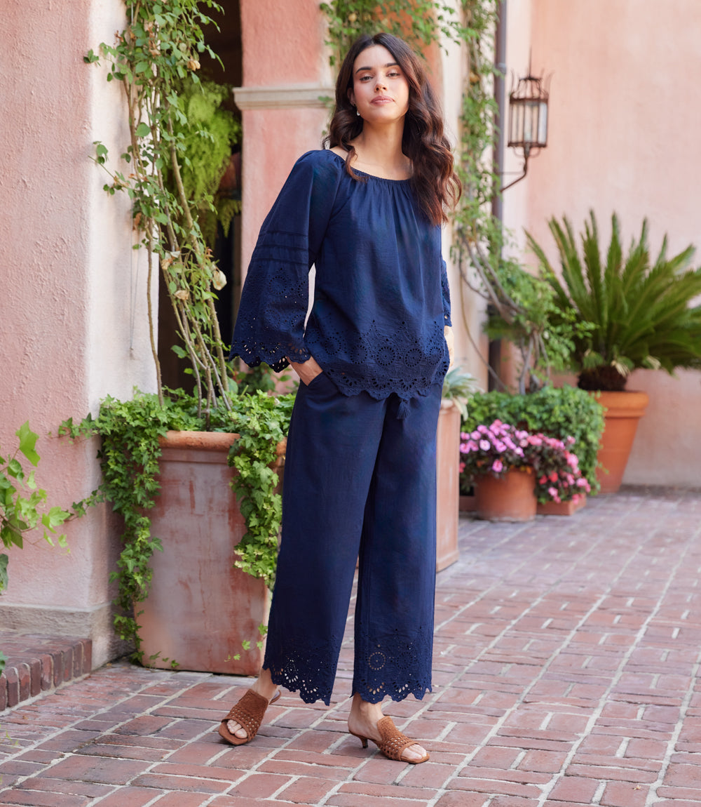 Embroidered Scallop Edge Cropped Pants