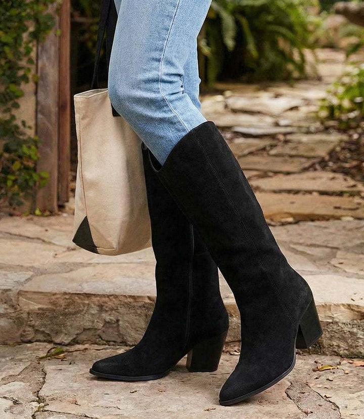 Pointed toe Western boots in soft suede with 3-inch heels and full zipper closure
