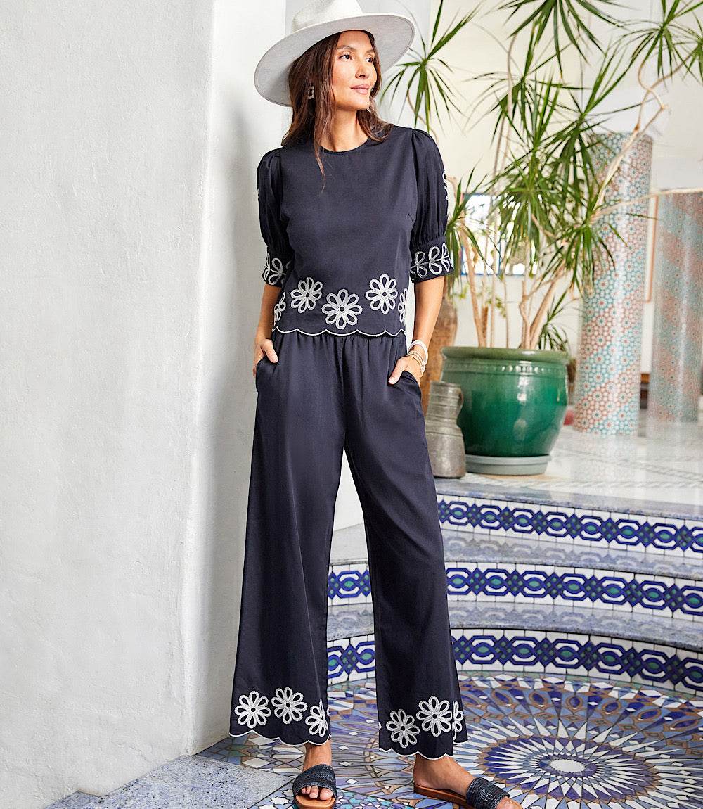 Scallop Drawstring Pants