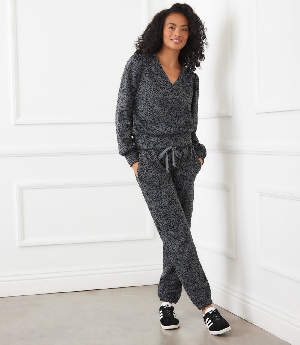 Animal Print Puff Sleeve V-Neck Sweatshirt