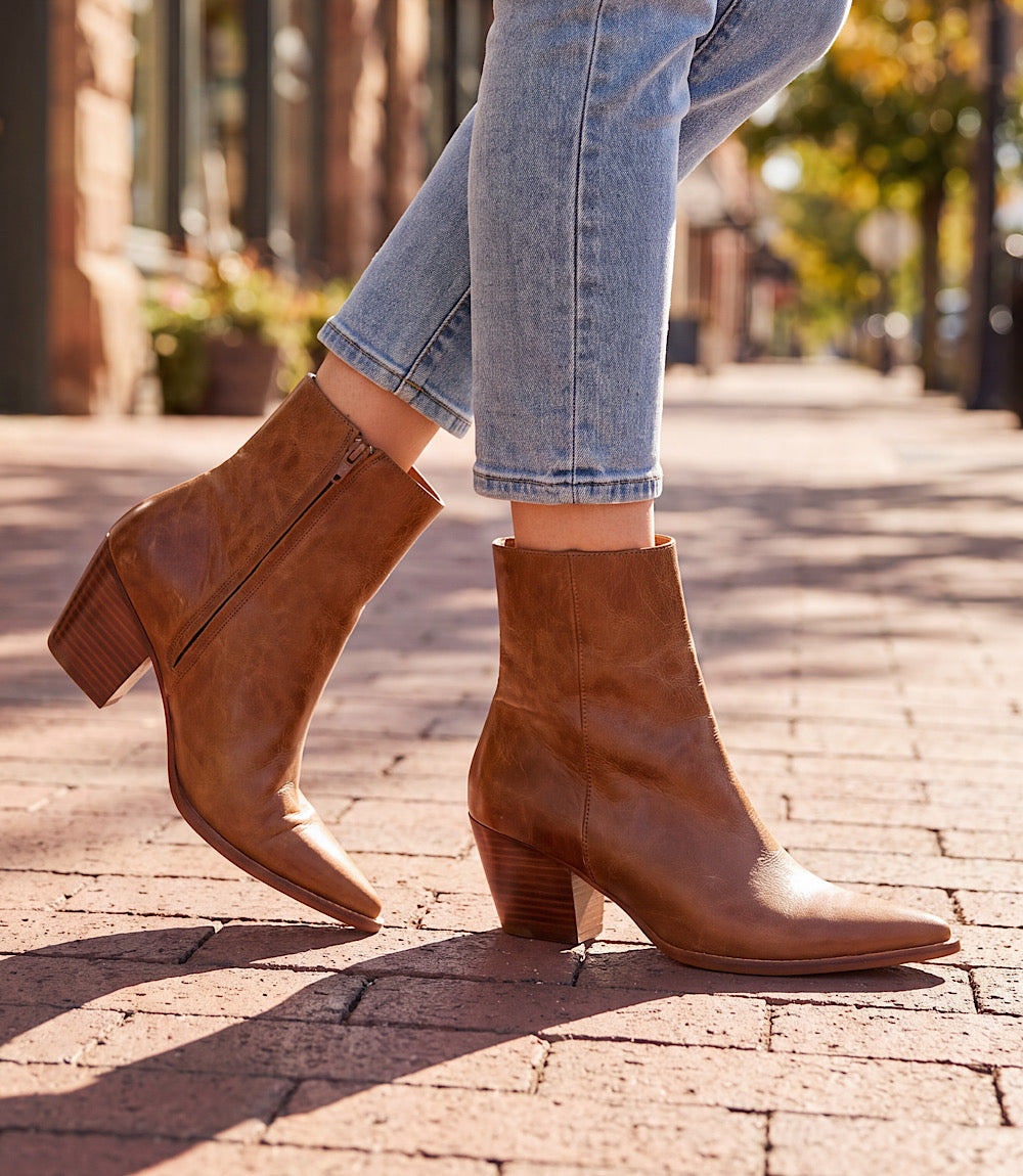 Matisse Caty Pointed Booties