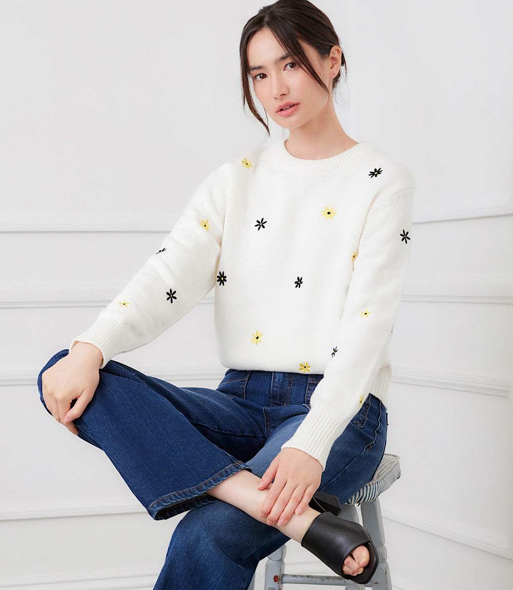 Embroidered Daisy Crewneck Sweater