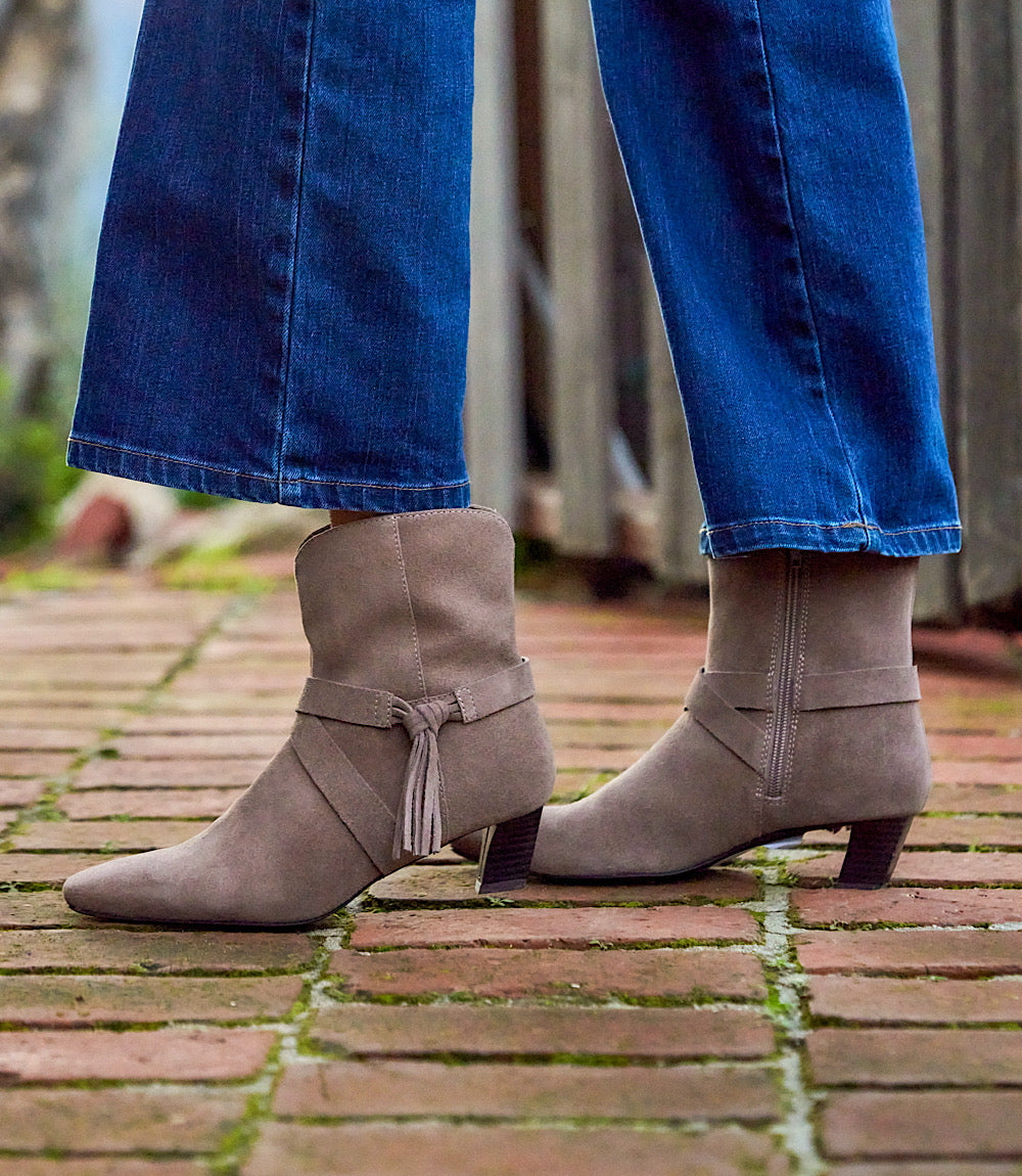 Seychelles Curtain Call Tassel Booties