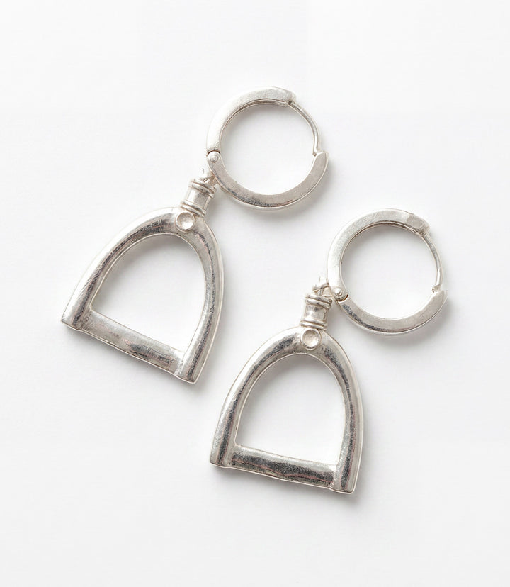 Horsebit Link Earrings