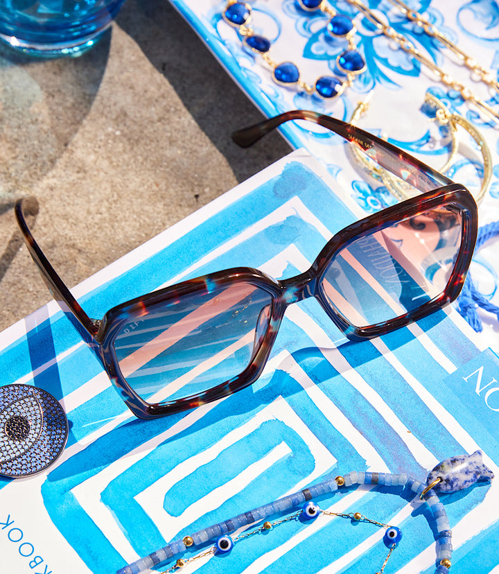 Quay Guess Again Sunglasses