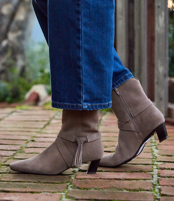 Seychelles Curtain Call Tassel Booties