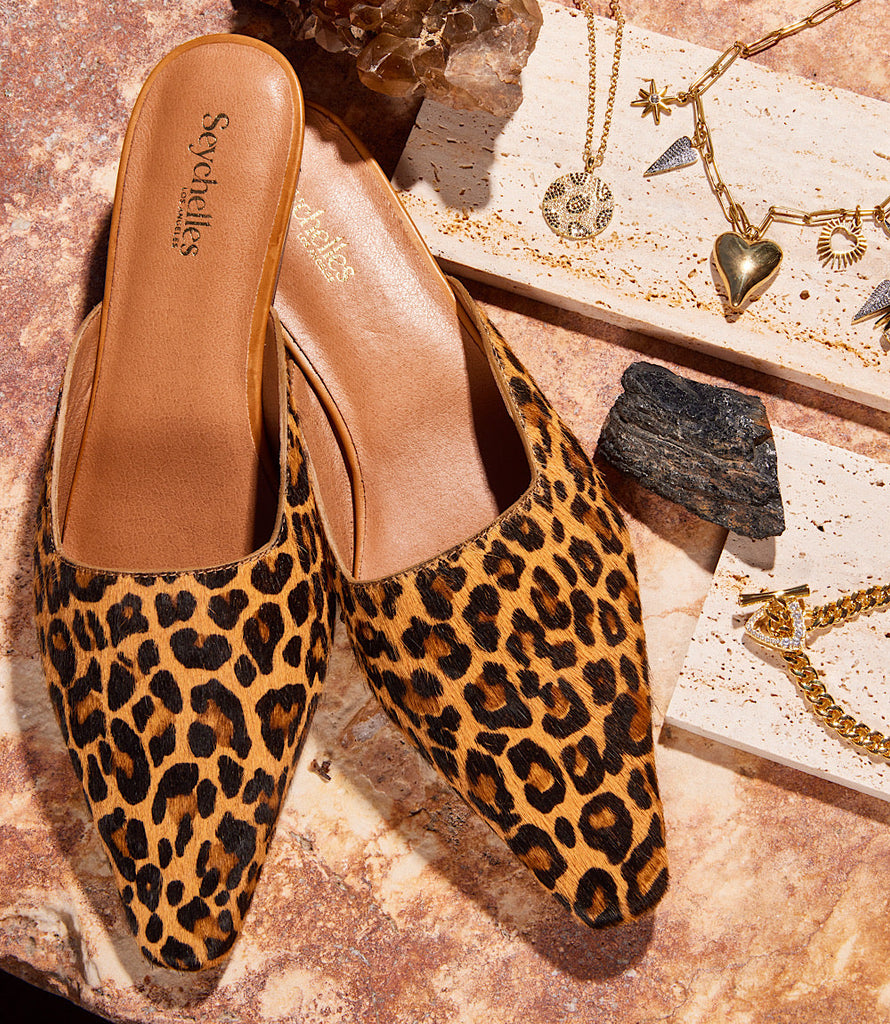 (取寄) セイシェル レディース ミュール Seychelles women Mocktail Mule Leopard Pony Seychelles Mocktail Kitten Heel Mules - Stylish Leopard Print Slip
