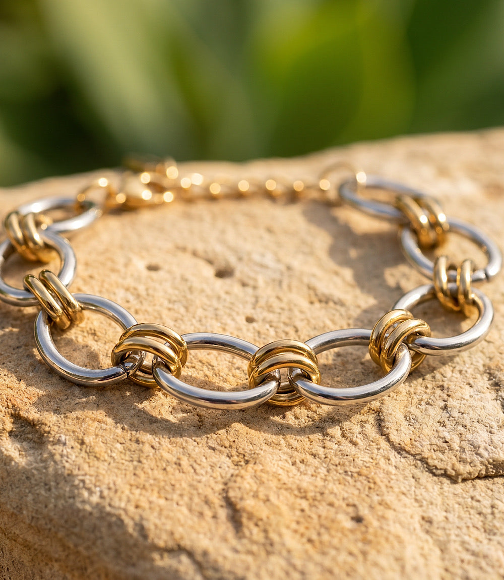 Interlocking Chainlink Bracelet