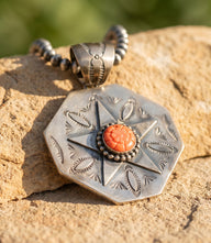 Embellished Star Engraved Spiny Oyster Necklace