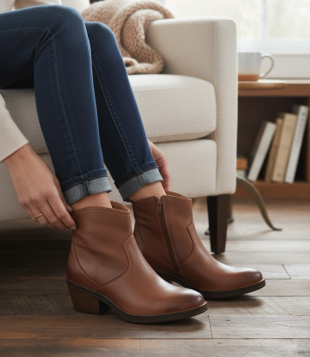 Sofft Shaelyn Pull On Western Booties