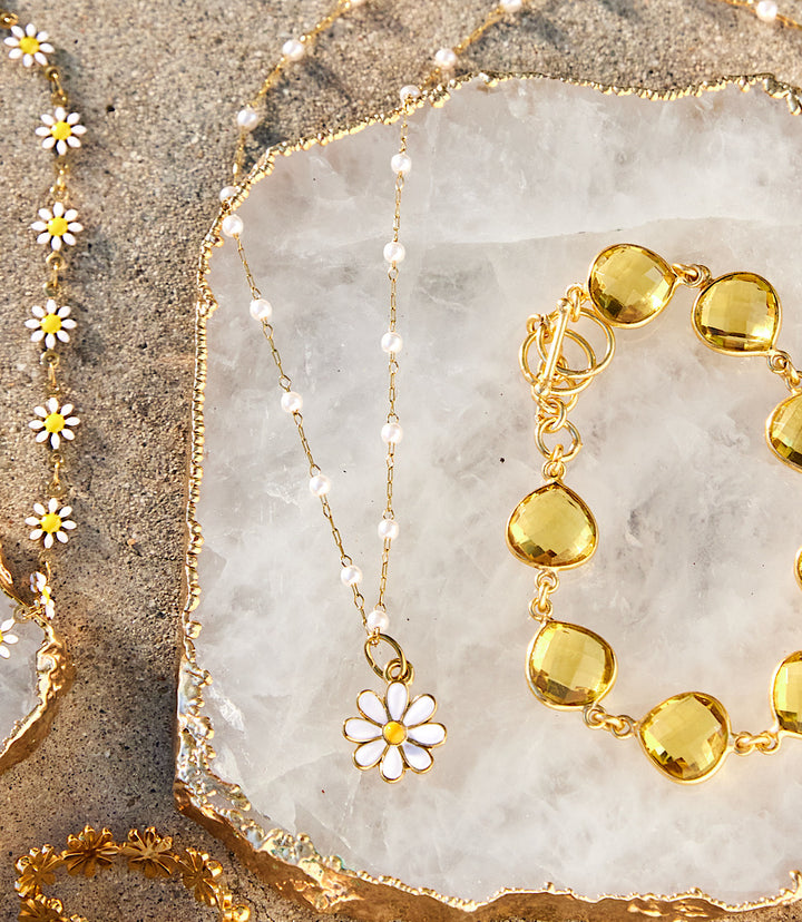 Daisy Charm Pendant Necklace