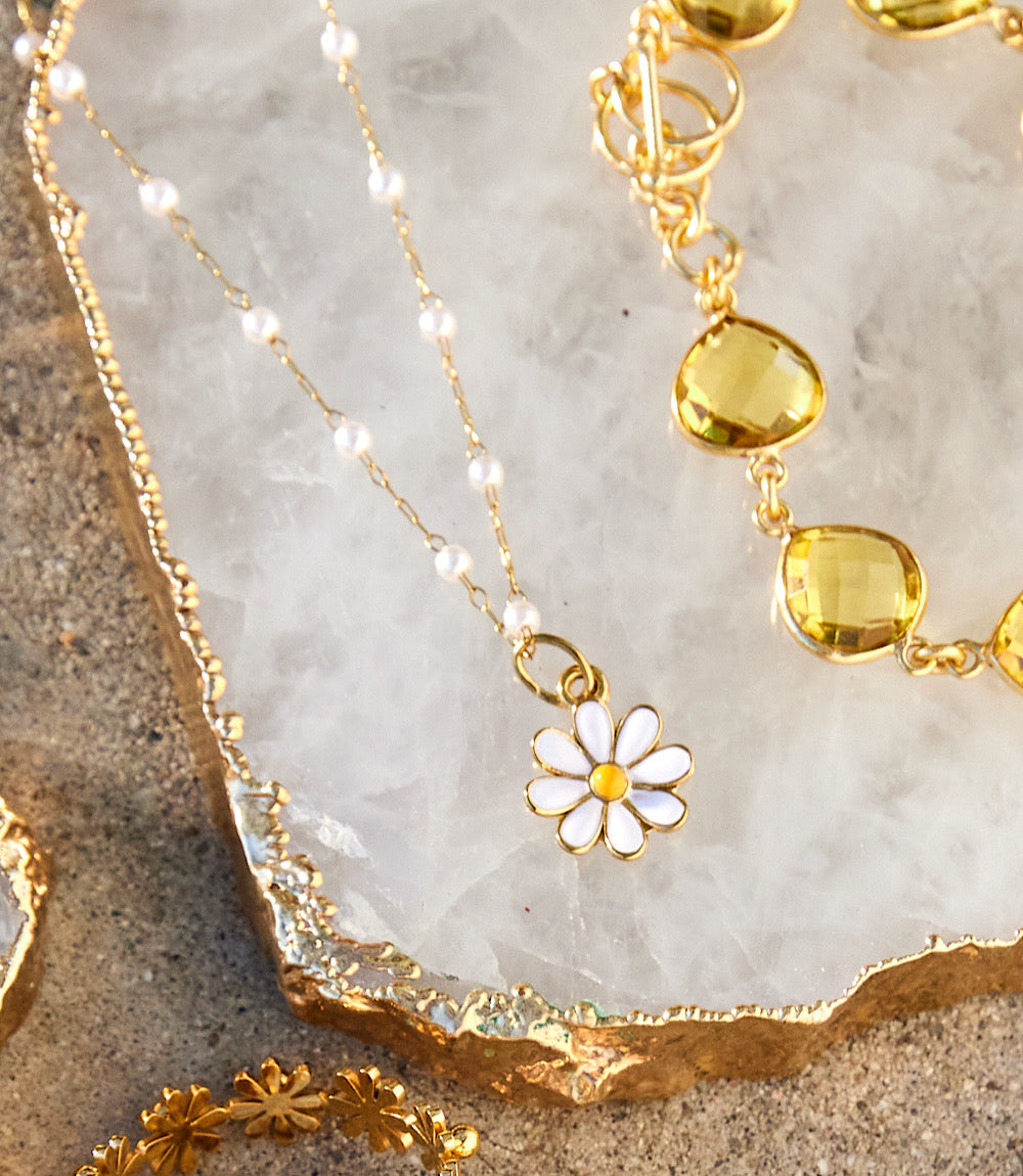 Daisy Charm Pendant Necklace