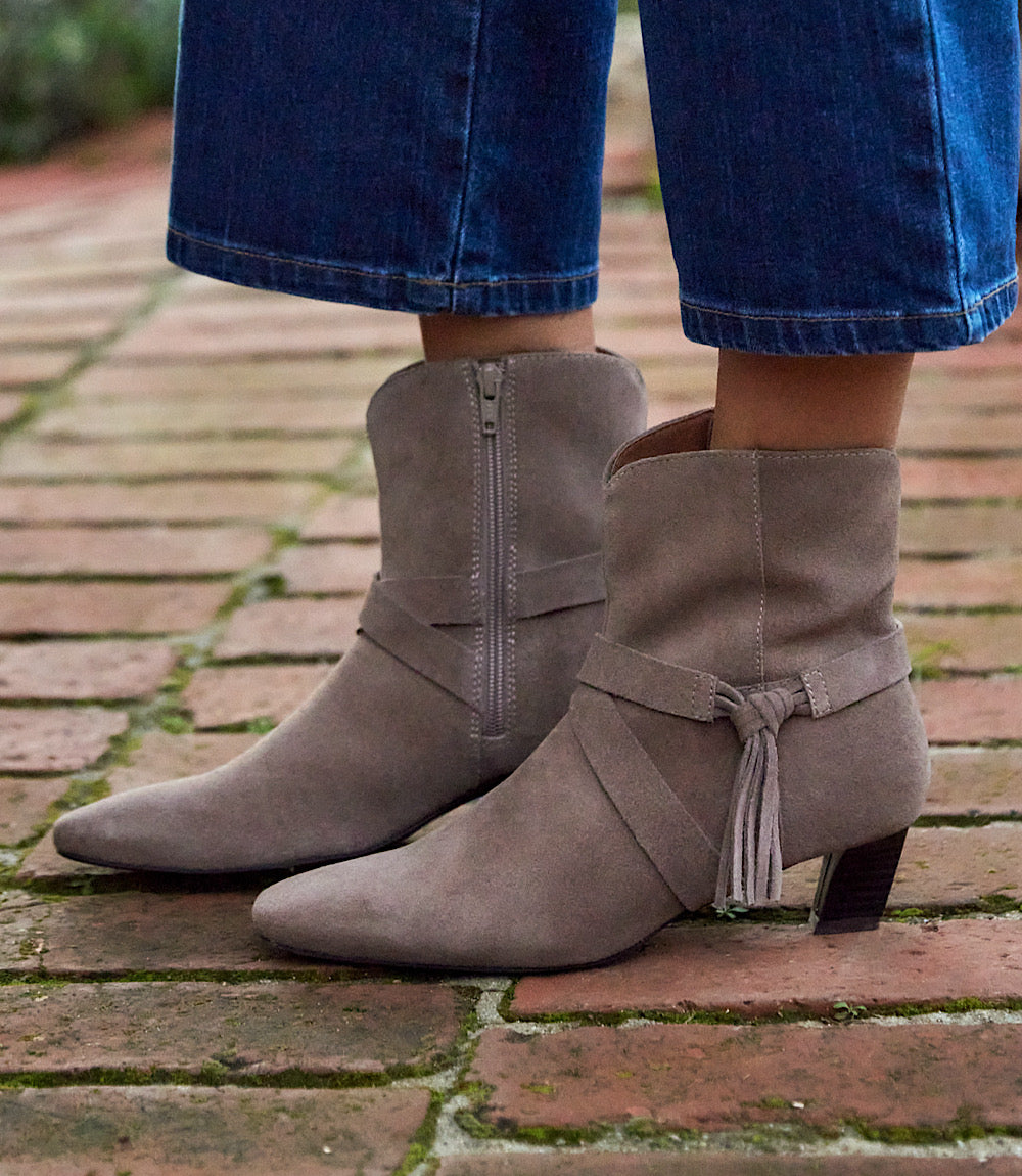 Seychelles Curtain Call Tassel Booties