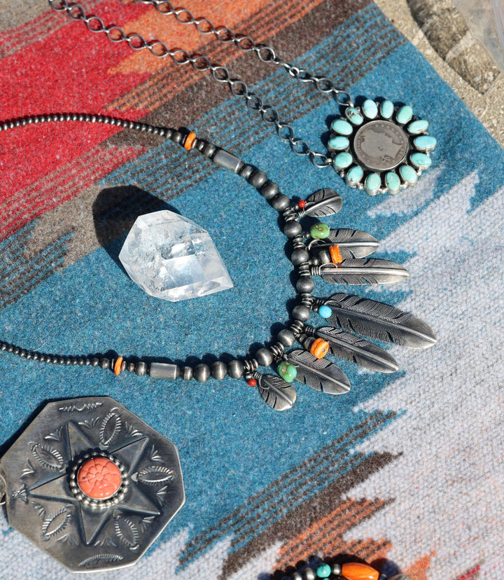 Embellished Star Engraved Spiny Oyster Necklace