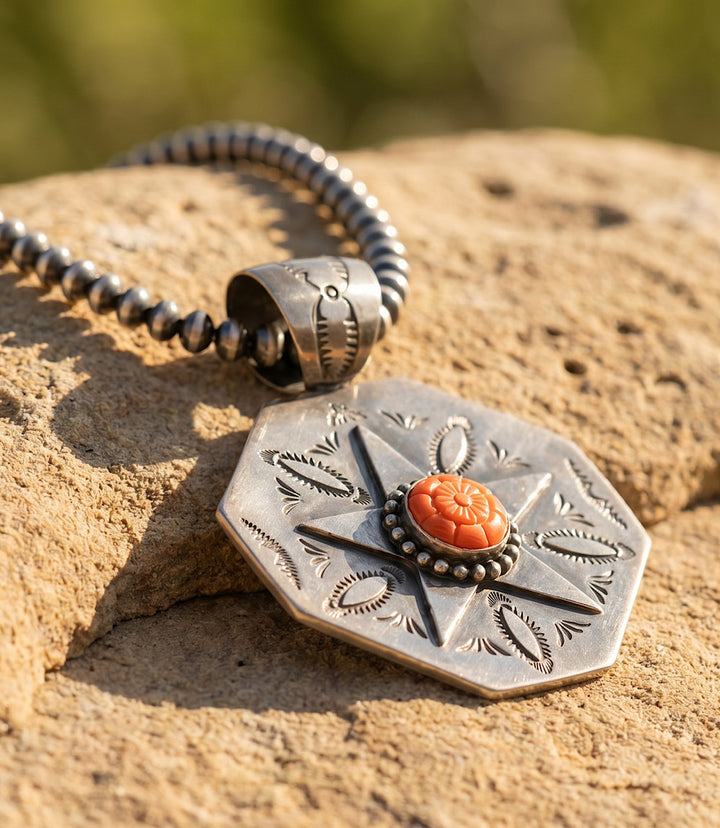 Embellished Star Engraved Spiny Oyster Necklace