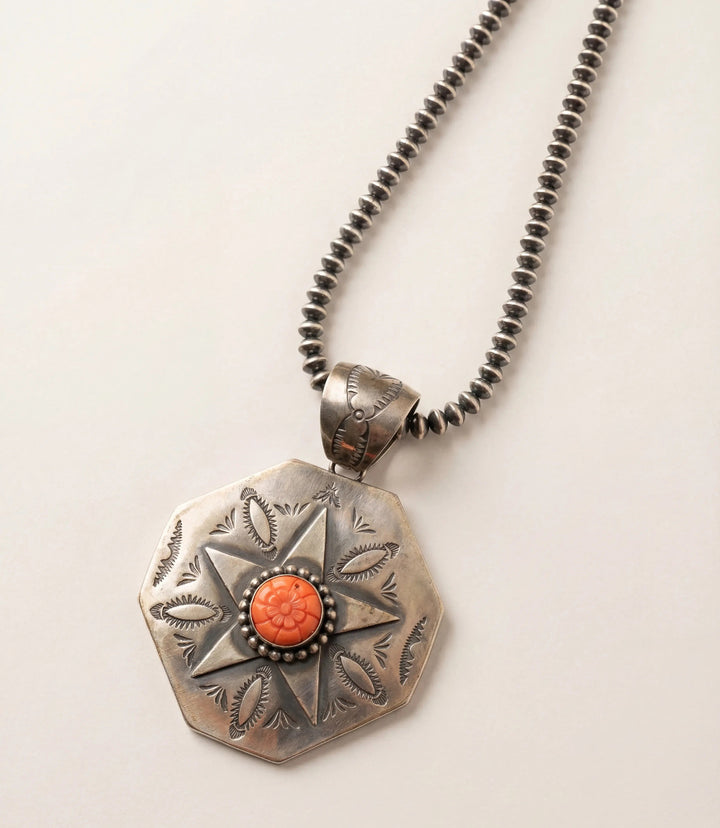 Embellished Star Engraved Spiny Oyster Necklace