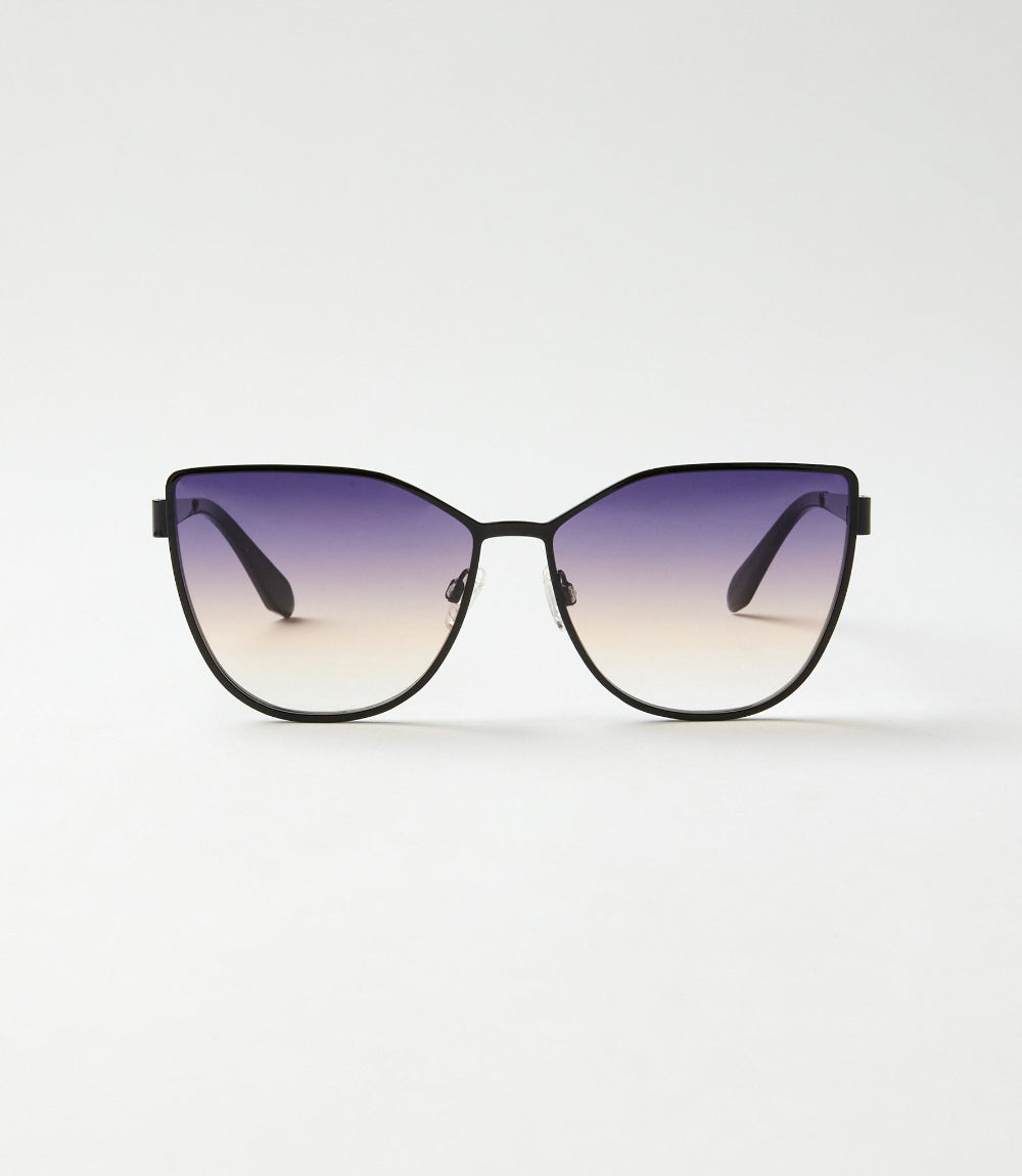 Quay In Pursuit Sunglasses