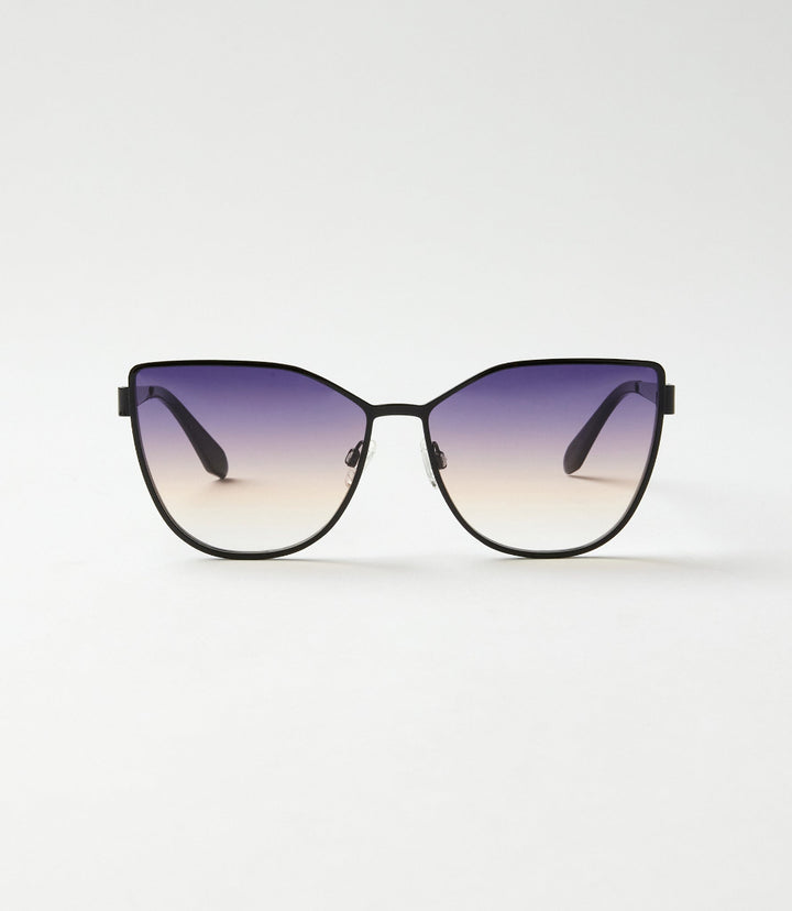 Quay In Pursuit Sunglasses