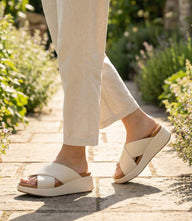 Key Largo Slip On leather platform sandals with crisscross design and soft soles