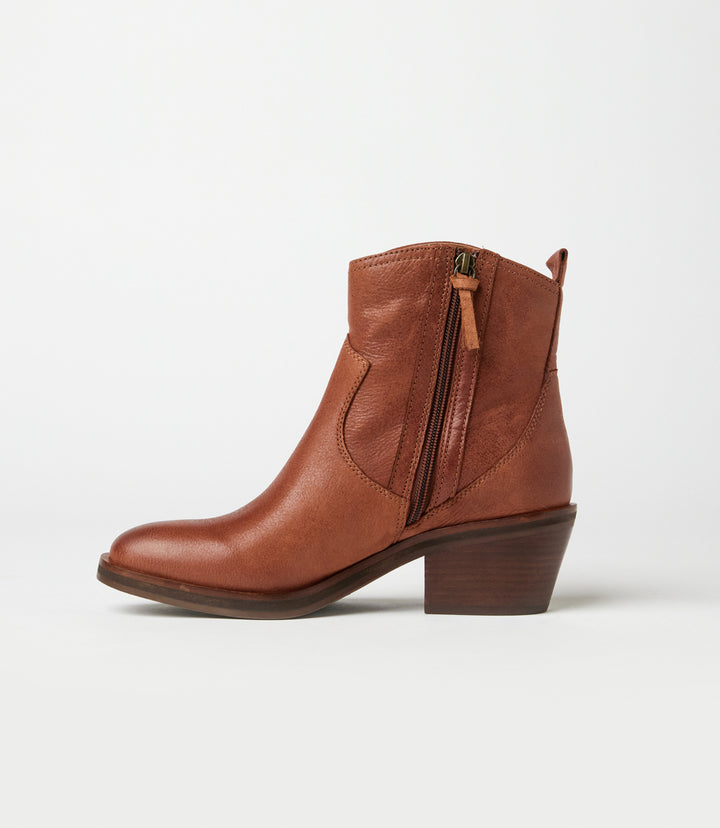 Sofft Shaelyn Pull On Western Booties