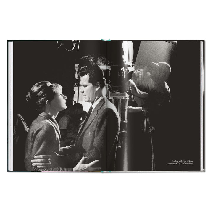 Bob Willoughby. Audrey Hepburn. Photographs 1953–1966 (English)