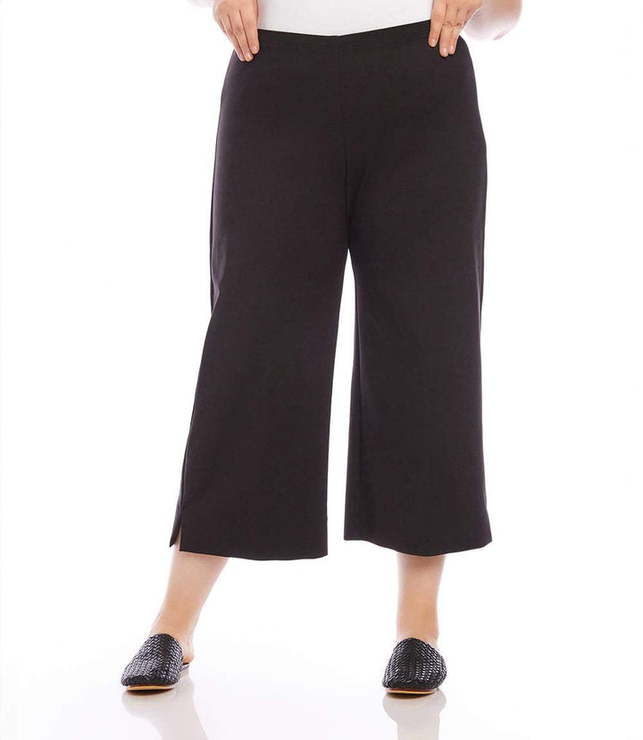 Plus size cropped wide leg pants with side slit and stretch fabric in black